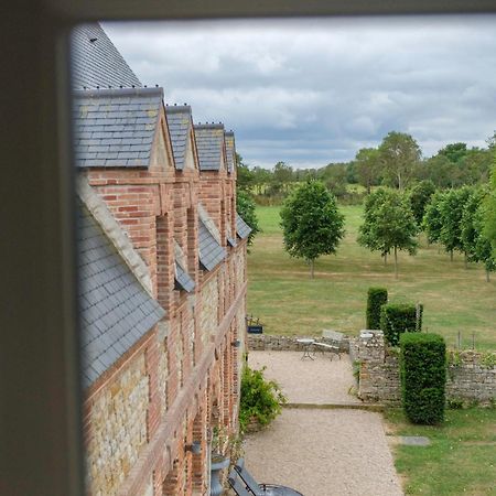Le Domaine De Ravenoville - Pierres D'Histoire エクステリア 写真
